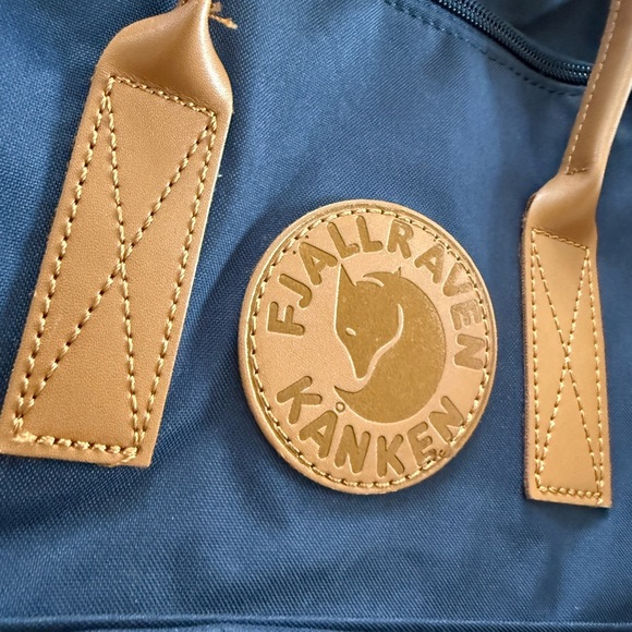 FJALLRAVEN KANKEN Laptop Navy with Gold Logo Backpack - Picture 4 of 9